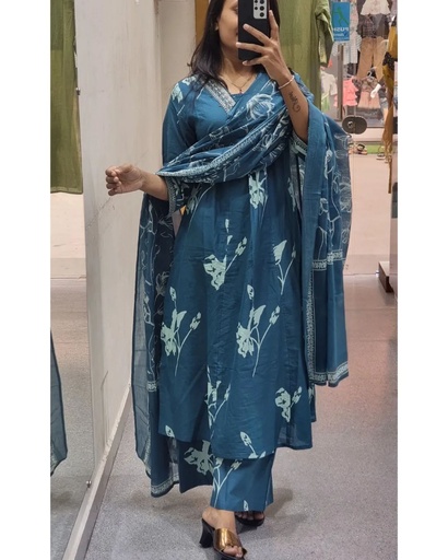 Beautiful Hand Work Printed kurti with pant and Dupatta set